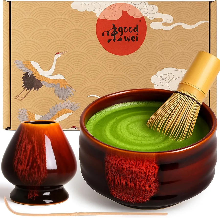 Goodwei Akai, chawan a smalto rosso con chasen