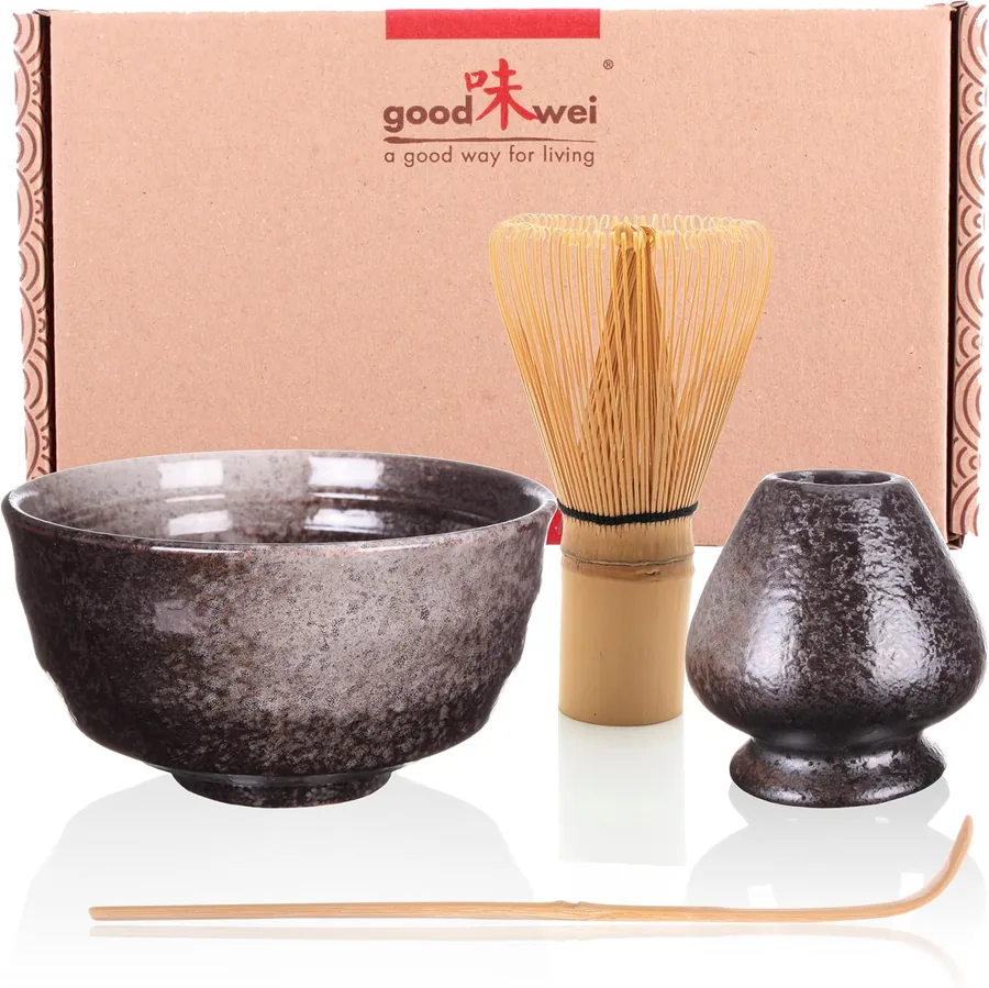 Goodwei Goma, piccolo chawan nero con chasen